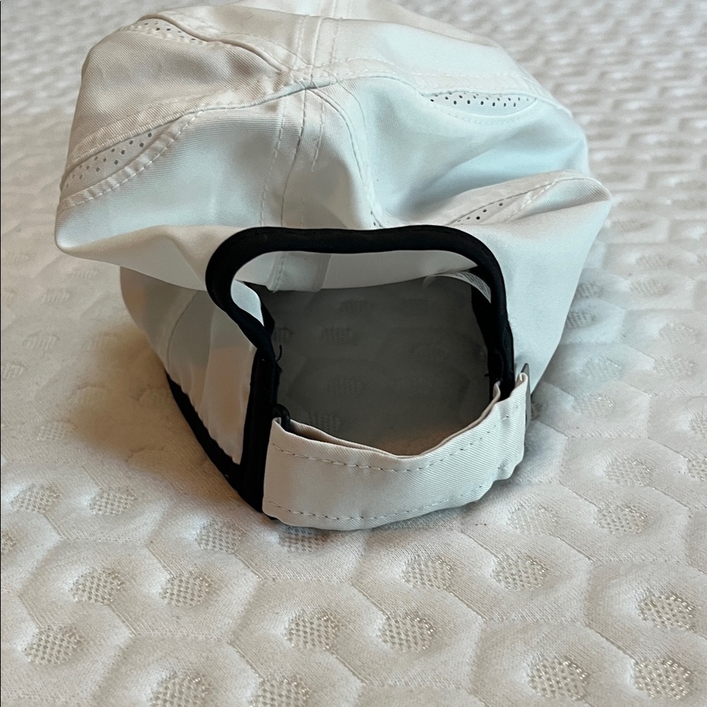 Nike White Team RMHC Running Hat - Picture 4 of 4